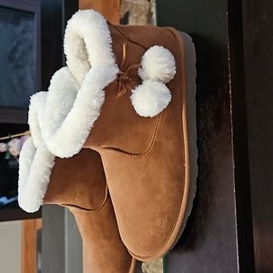 Arizona Suede like Bootie size 10